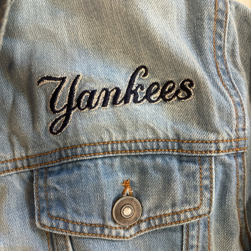 NY Yankees Jean jacket - Picture 5 of 6